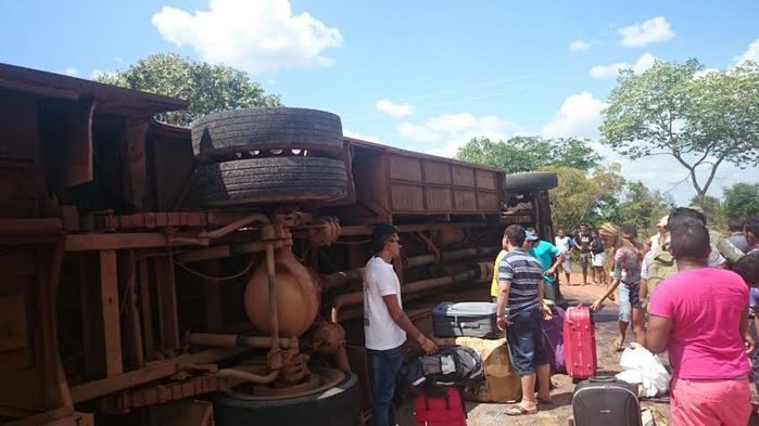 Buracos causa acidente de ônibus da Princesa do Sul - Imagem 2