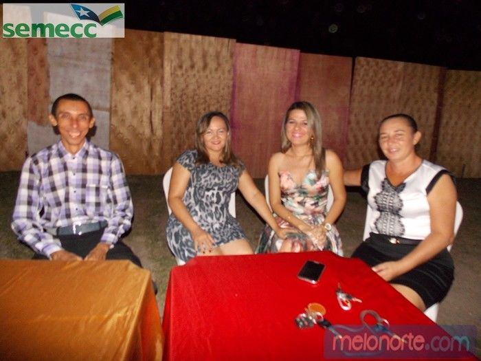   Confraternização de fim de ano aos profissionais da Educação Municipal - Imagem 19