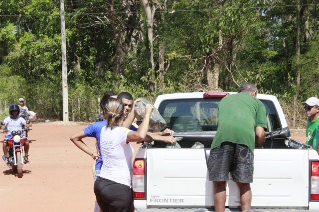 Prefeita Dra. Salete Rêgo faz a entrega de Peixes para famílias carentes. - Imagem 6
