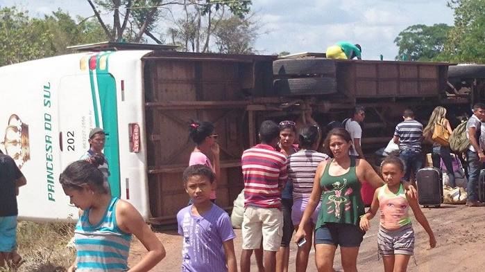 Buracos causa acidente de ônibus da Princesa do Sul - Imagem 4