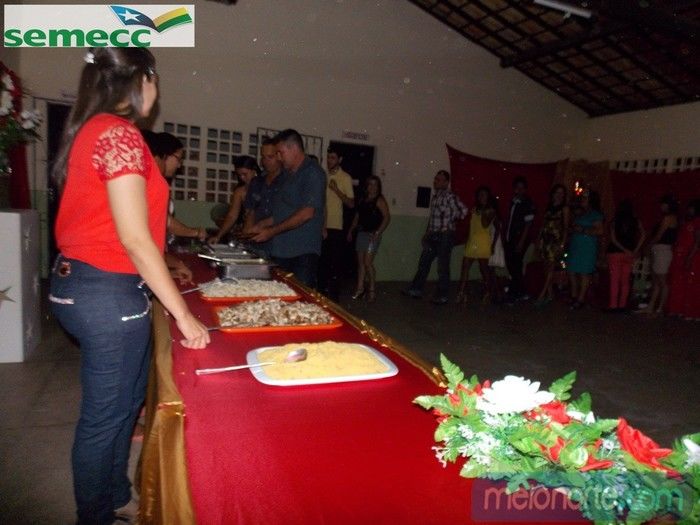   Confraternização de fim de ano aos profissionais da Educação Municipal - Imagem 64