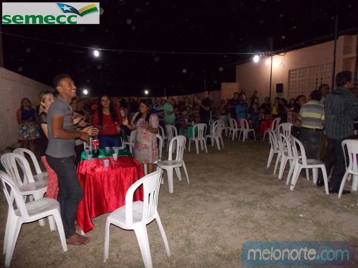  Confraternização de fim de ano aos profissionais da Educação Municipal - Imagem 79