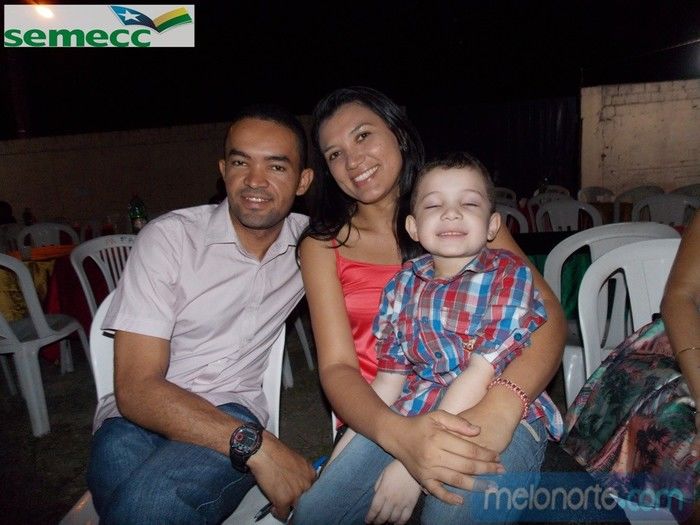   Confraternização de fim de ano aos profissionais da Educação Municipal - Imagem 74