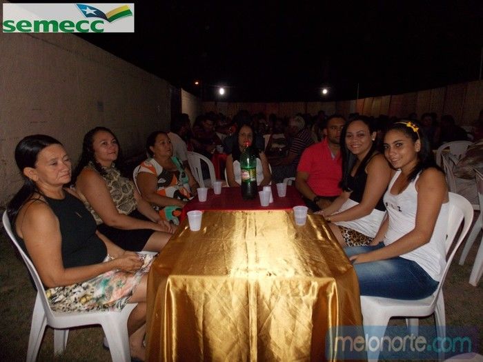   Confraternização de fim de ano aos profissionais da Educação Municipal - Imagem 43