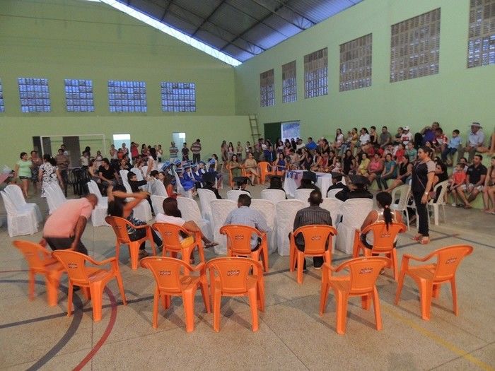 Estudantes participam de solenidade de entrega de certificados e medalhas - Imagem 3