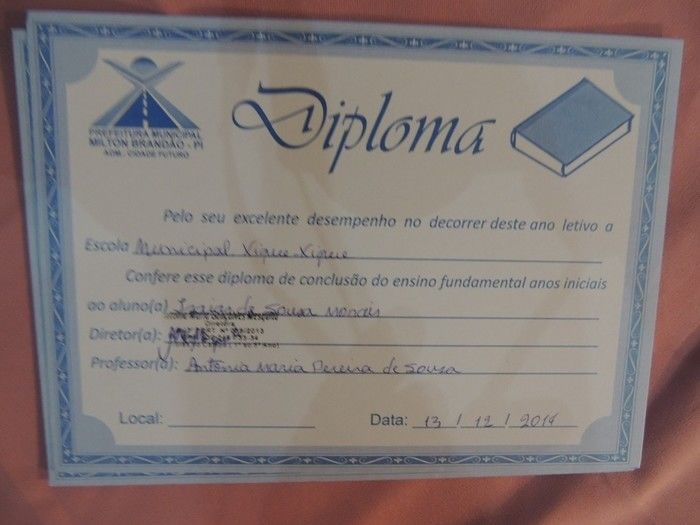 Estudantes participam de solenidade de entrega de certificados e medalhas - Imagem 6