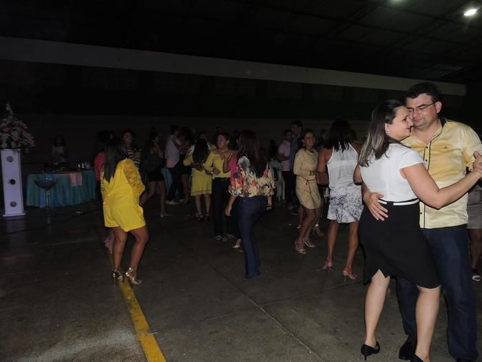 Prefeitura de Água Branca realiza festa de confraternização de fim de ano - Imagem 68