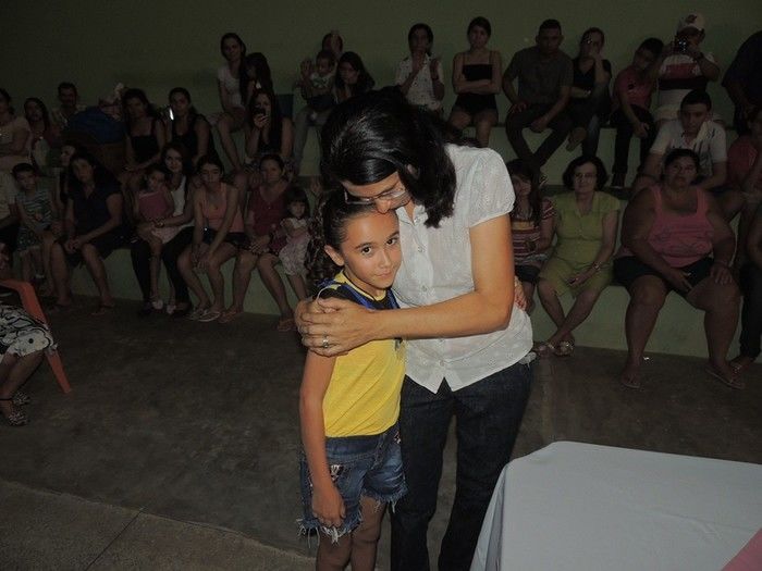Estudantes participam de solenidade de entrega de certificados e medalhas - Imagem 54