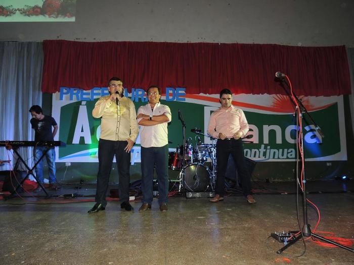 Prefeitura de Água Branca realiza festa de confraternização de fim de ano - Imagem 5