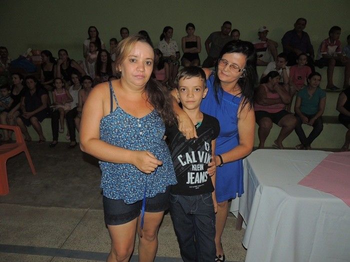 Estudantes participam de solenidade de entrega de certificados e medalhas - Imagem 69