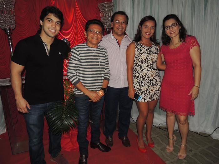 Prefeitura de Água Branca realiza festa de confraternização de fim de ano - Imagem 33