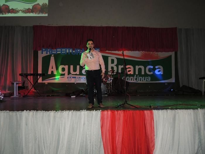 Prefeitura de Água Branca realiza festa de confraternização de fim de ano - Imagem 6