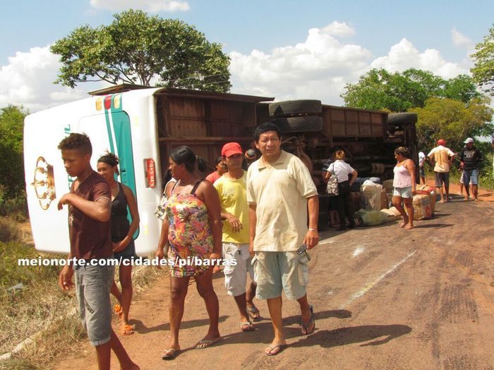 Ônibus da empresa Princesa do Sul tomba em Barras - Imagem 13