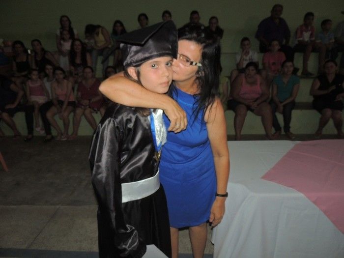 Estudantes participam de solenidade de entrega de certificados e medalhas - Imagem 63