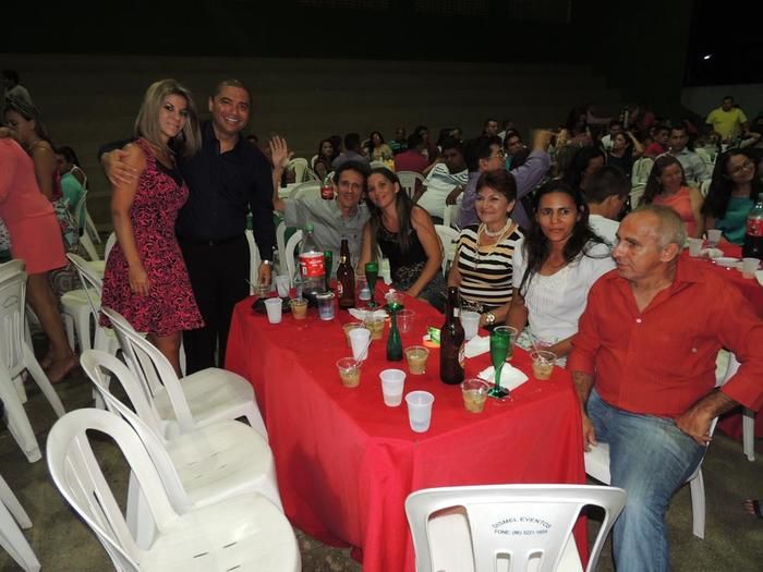 Prefeitura de Água Branca realiza festa de confraternização de fim de ano - Imagem 57
