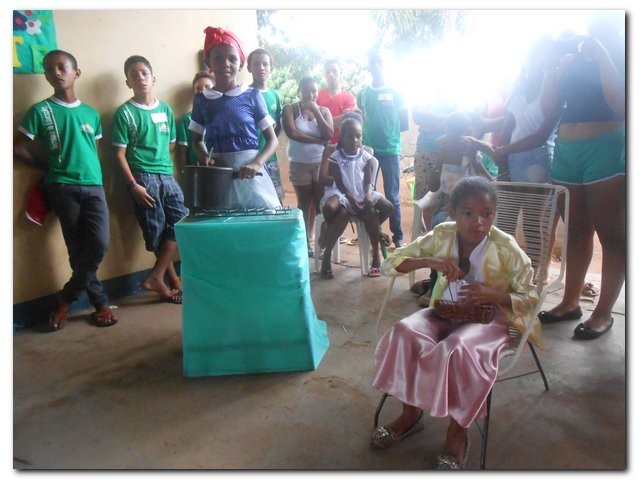Escola Municipal Hugo Napoleão realiza II Feira de Conhecimento - Imagem 14