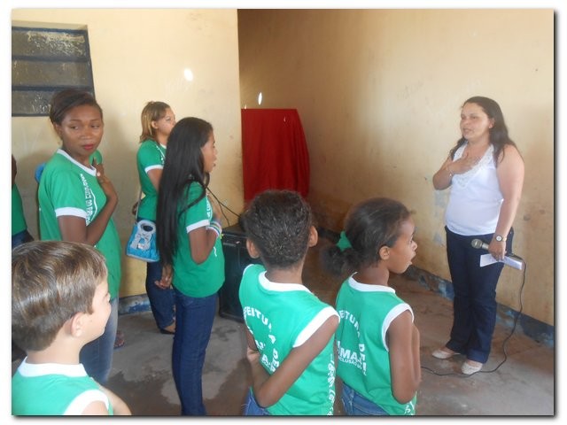 Escola Municipal Hugo Napoleão realiza II Feira de Conhecimento - Imagem 2