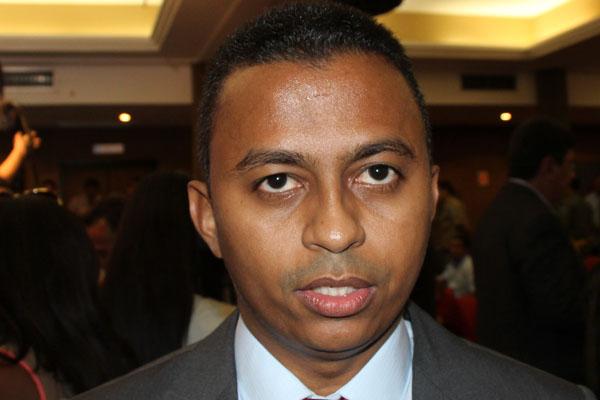 Novo secretário de saúde; indicação de Assis Carvalho - Imagem 1