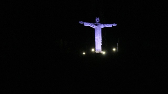 Imagem do Cristo Recebe iluminação Especial - Imagem 5