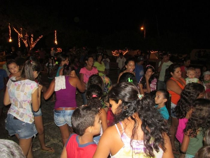 Papai Noel Faz entrega de Presentes na Praça Central de Agricolândia - Imagem 7