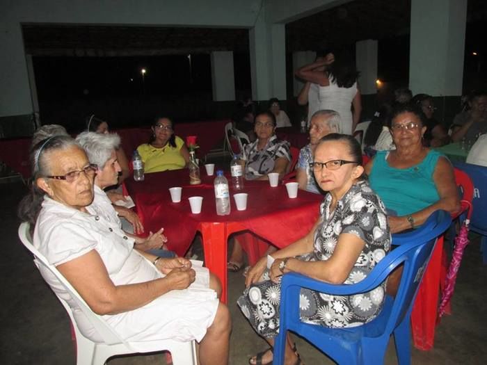 Secretaria Municipal de Assistência Social realiza confraternização com os idosos - Imagem 10