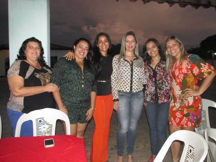 Secretaria Municipal de Assistência Social realiza confraternização com os idosos - Imagem 7