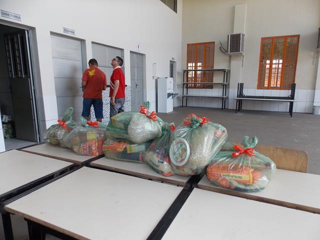 ENTREGA DE CESTA BÁSICA POR UM JOVEM BATALHA - Imagem 15