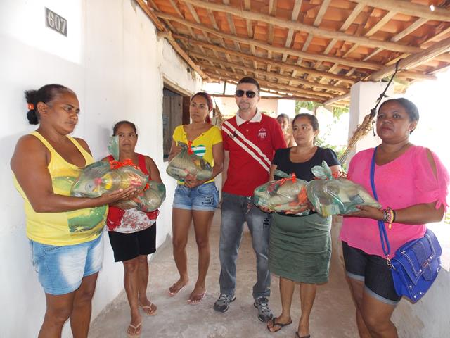 ENTREGA DE CESTA BÁSICA POR UM JOVEM BATALHA - Imagem 4
