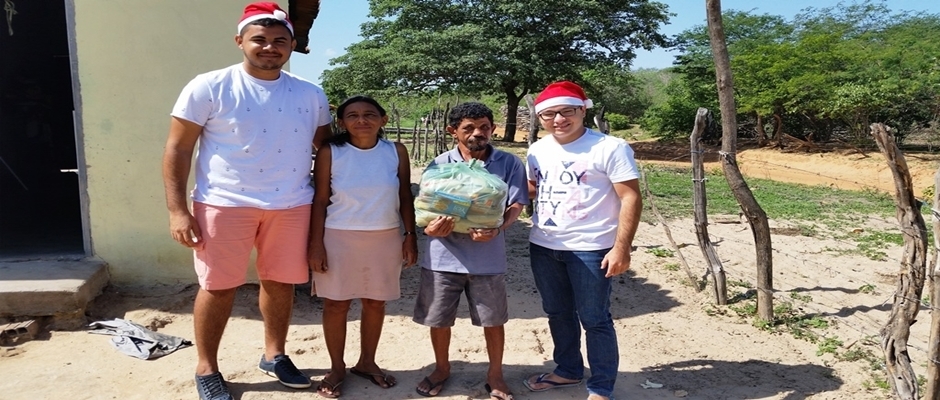 Cestas básicas são distribuídas para as famílias carentes do município