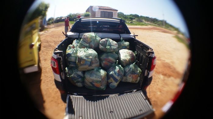 Cestas básicas são distribuídas para as famílias carentes do município - Imagem 3