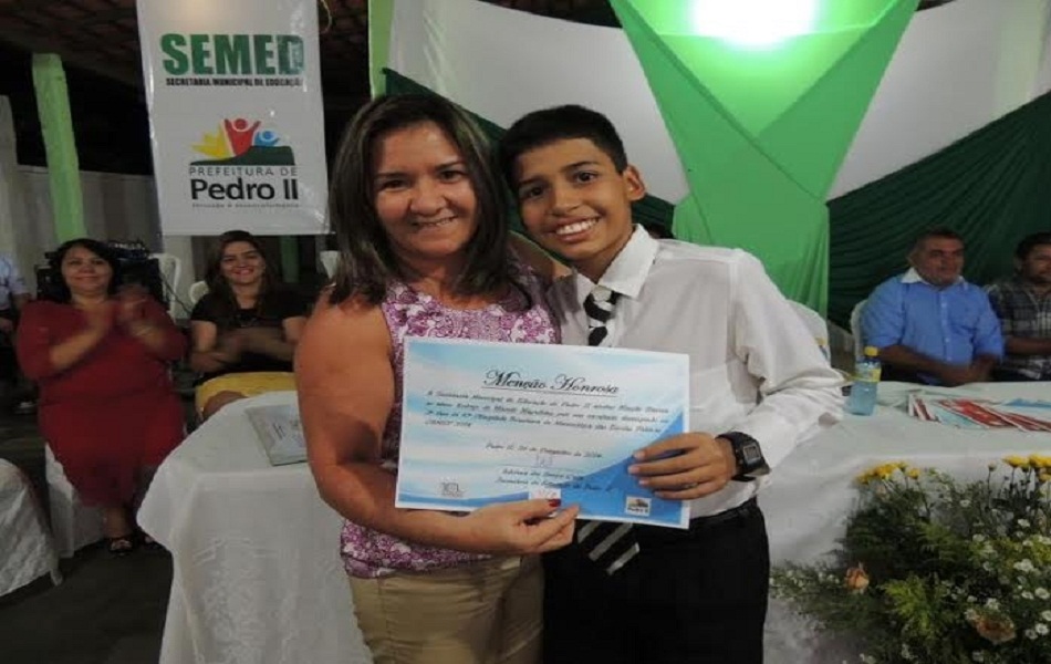 SEMED comemora resultados obtidos com confraternização