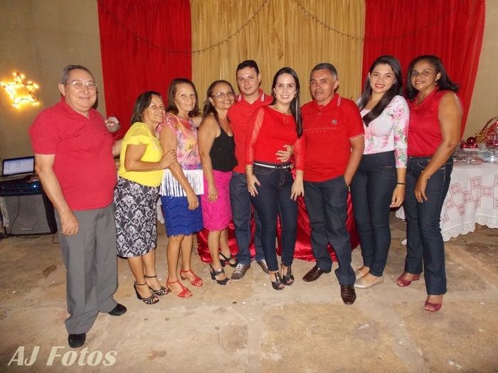 Vereador Dr. Salvador Neto e esposa enfermeira Amanda Resende realizou ceia natalina aos amigos - Imagem 28