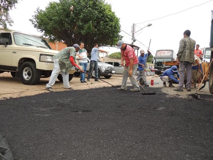 Prefeitura Municipal realiza operação para limpeza e recuperação de vias pública - Imagem 4