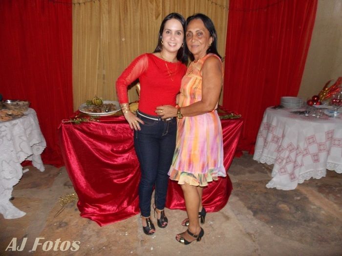 Vereador Dr. Salvador Neto e esposa enfermeira Amanda Resende realizou ceia natalina aos amigos - Imagem 16