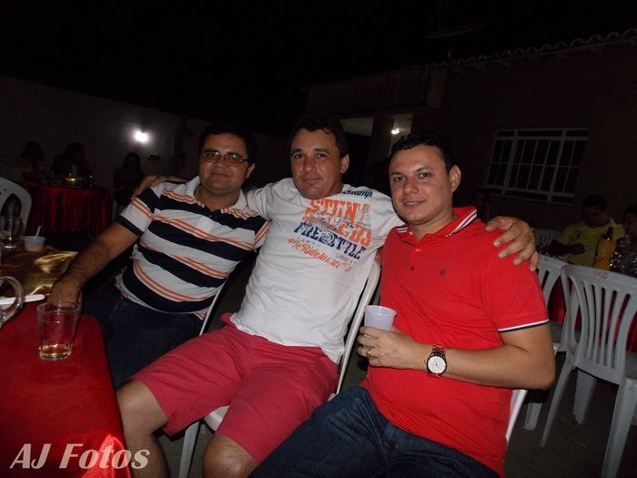 Vereador Dr. Salvador Neto e esposa enfermeira Amanda Resende realizou ceia natalina aos amigos - Imagem 35