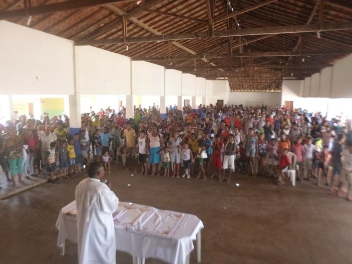 Prefeitura faz distribuição de filtros, colchões, lençóis, fronhas e muitos brinquedos além de entrega de casas populares  - Imagem 1