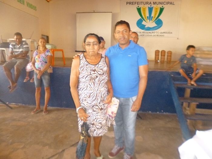 Prefeitura faz distribuição de filtros, colchões, lençóis, fronhas e muitos brinquedos além de entrega de casas populares  - Imagem 2