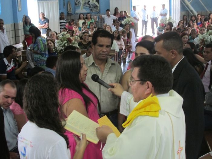 13 casais disseram Sim na parôquia diaconia Territorial Nossa Senhora de Fátima em Agricolândia   - Imagem 56