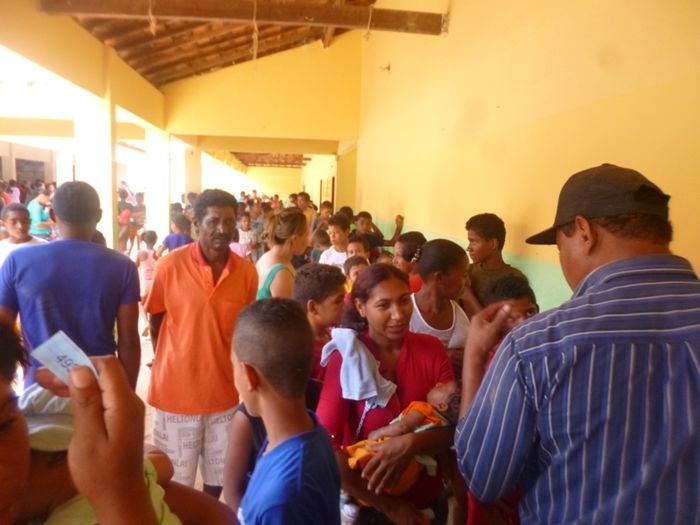 Prefeitura faz distribuição de filtros, colchões, lençóis, fronhas e muitos brinquedos além de entrega de casas populares  - Imagem 10