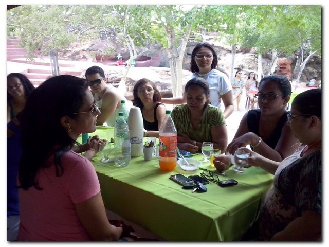 Secretaria Municipal de Educação realiza confraternização de final de ano com a equipe de trabalho - Imagem 40