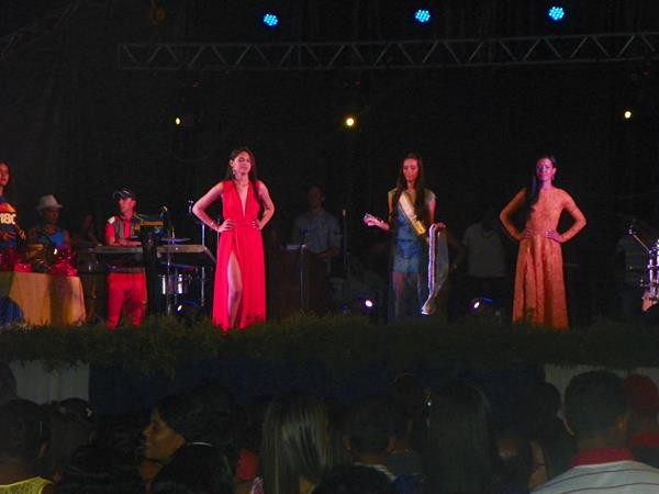 Prefeito Luiz Neto prestigia aniversário de Francisco Ayres - Imagem 23