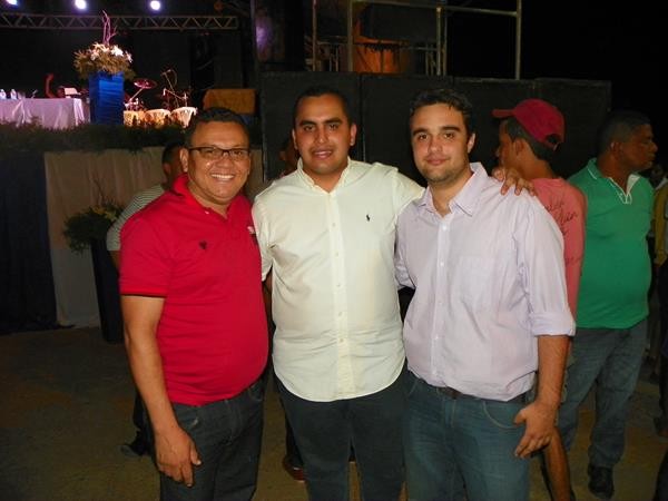 Prefeito Luiz Neto prestigia aniversário de Francisco Ayres - Imagem 10