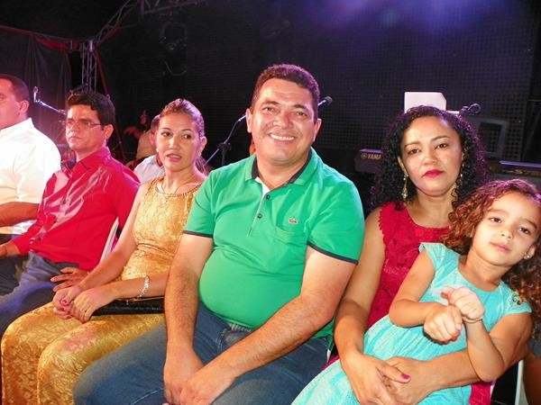 Prefeito Luiz Neto prestigia aniversário de Francisco Ayres - Imagem 13