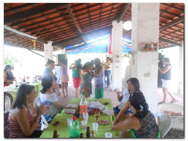 Secretaria Municipal de Educação realiza confraternização de final de ano com a equipe de trabalho - Imagem 73