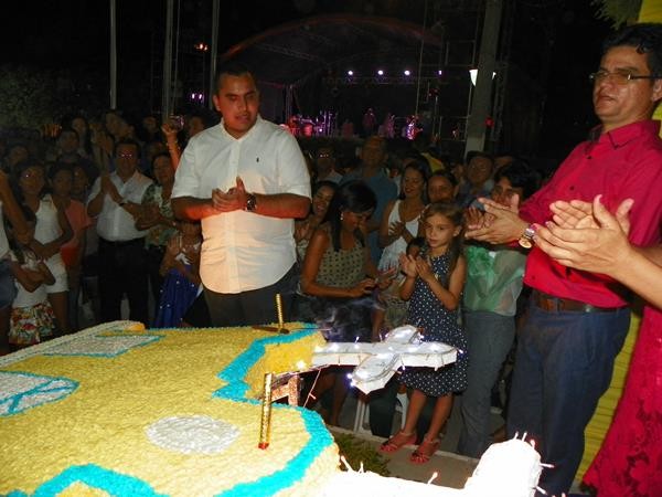 Prefeito Luiz Neto prestigia aniversário de Francisco Ayres - Imagem 16