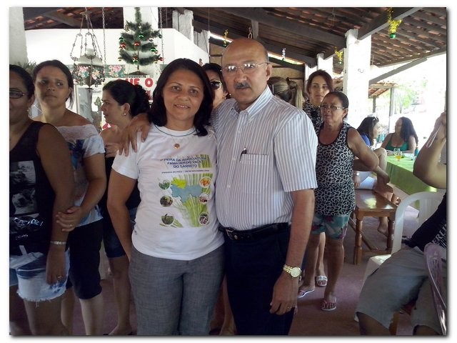 Secretaria Municipal de Educação realiza confraternização de final de ano com a equipe de trabalho - Imagem 47