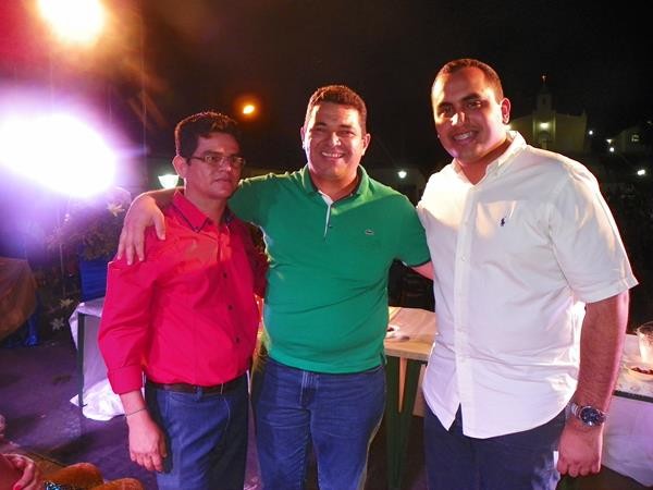 Prefeito Luiz Neto prestigia aniversário de Francisco Ayres - Imagem 14