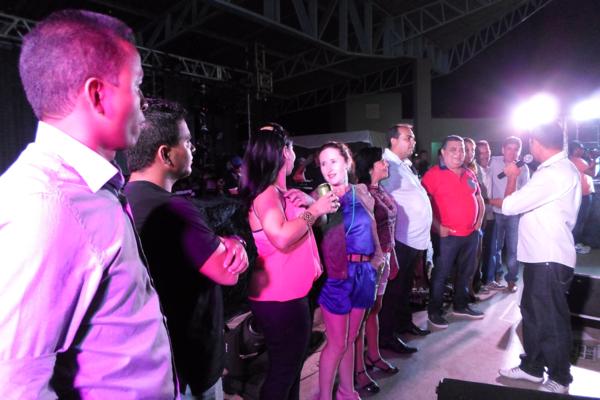 Prefeito Luiz Neto visita Regeneração e participa de aniversário da cidade  - Imagem 20