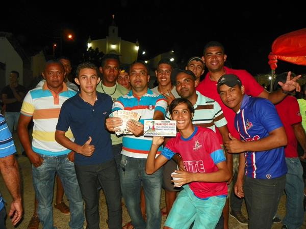 Prefeito Luiz Neto prestigia aniversário de Francisco Ayres - Imagem 15