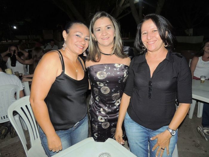 Funcionários da prefeitura participam de festa de confraternização - Imagem 81